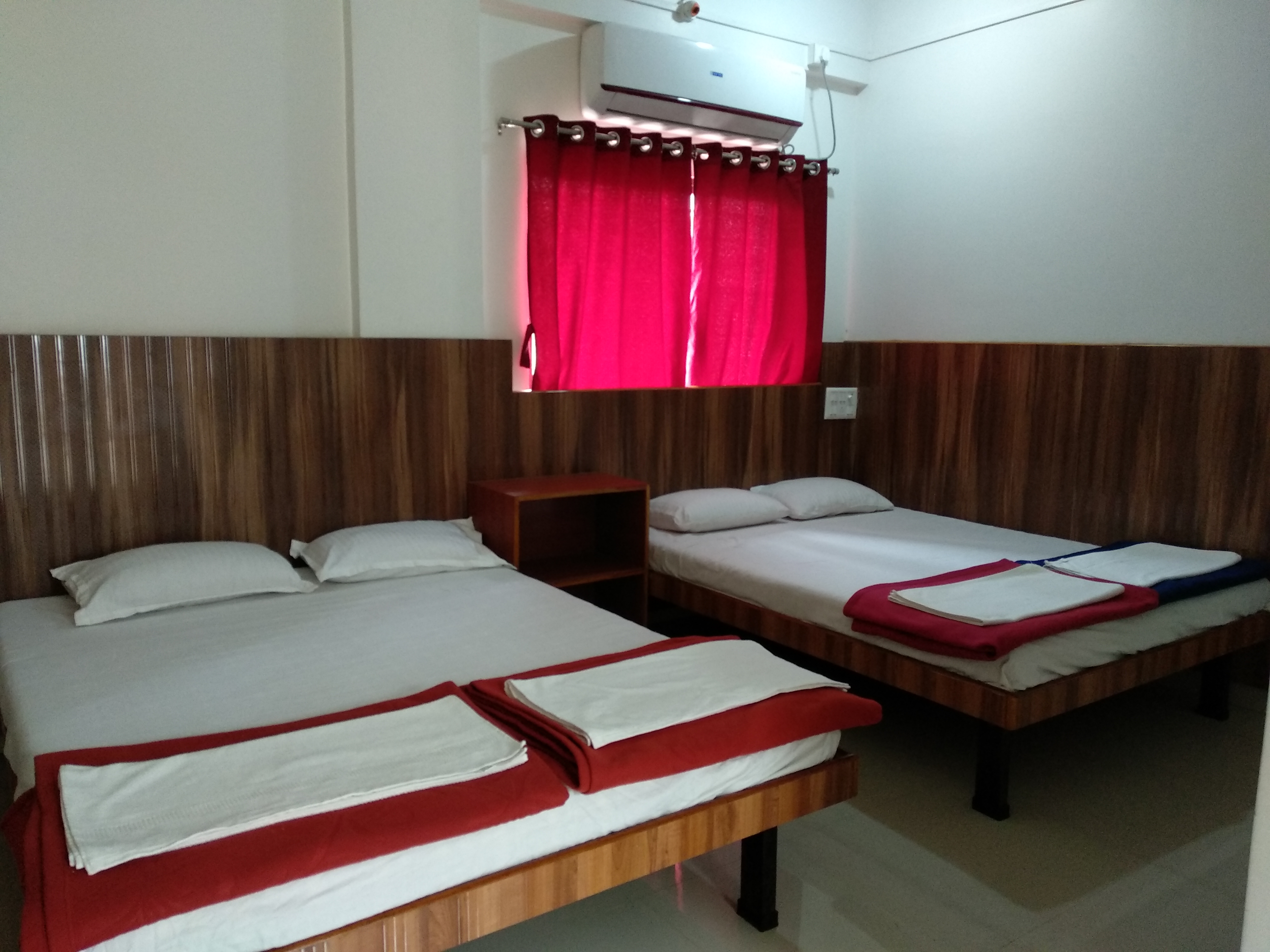 Joshi Yatri Niwas  Narsobawadi | 5 Bed  AC Room